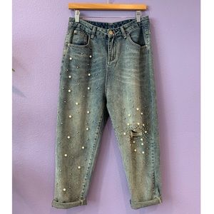 Pearl Embellished high waisted Mom Jeans